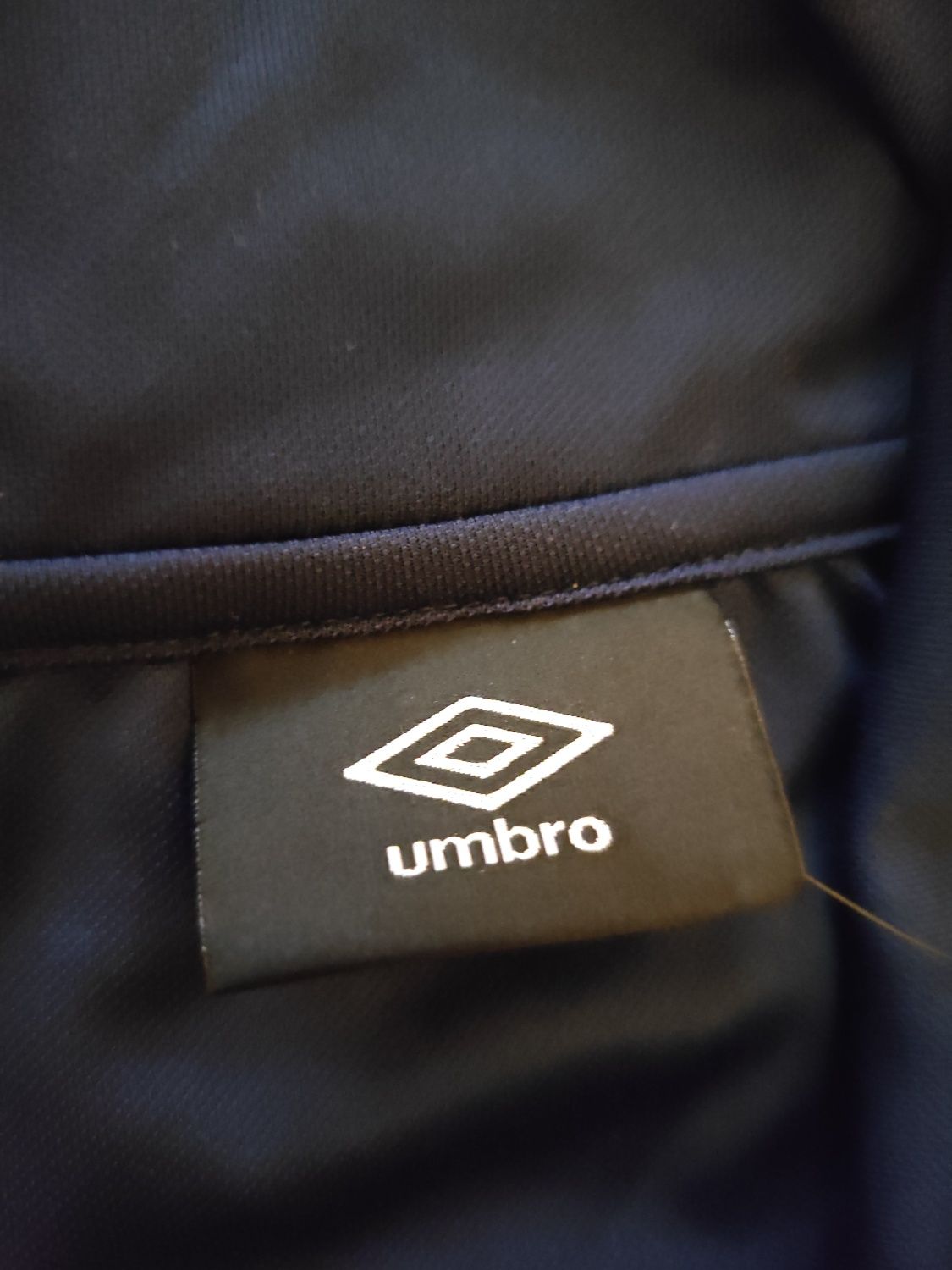 Casaco Umbro Nova com Etiqueta