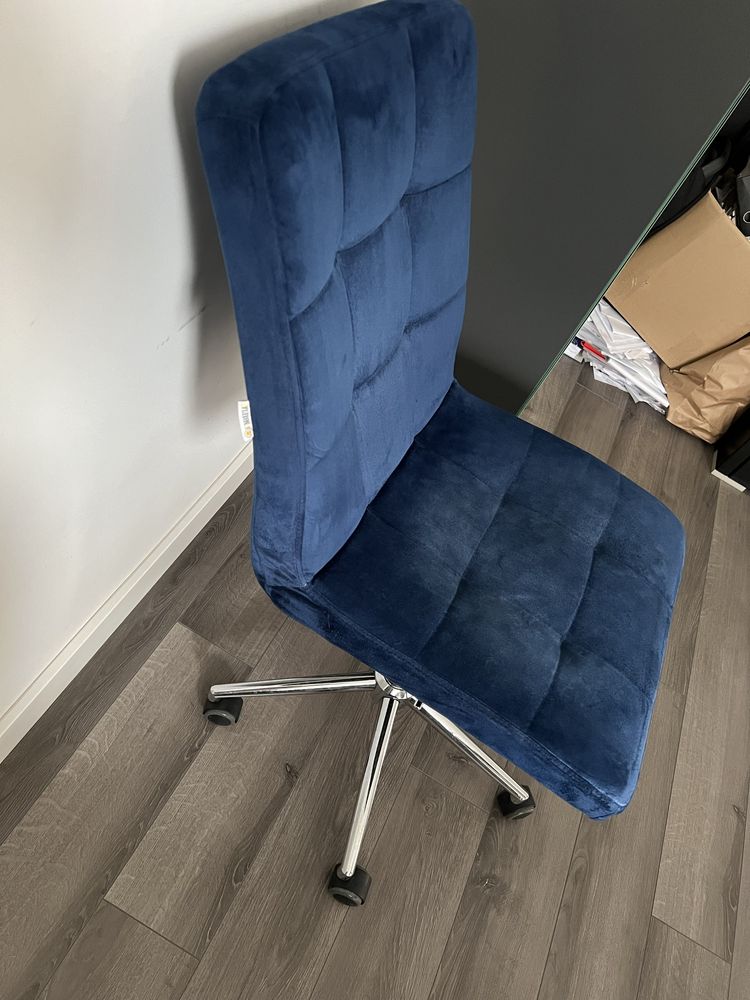 Fotel, krzesło na kółkach
