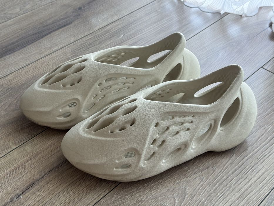 Yeezy foam runner
