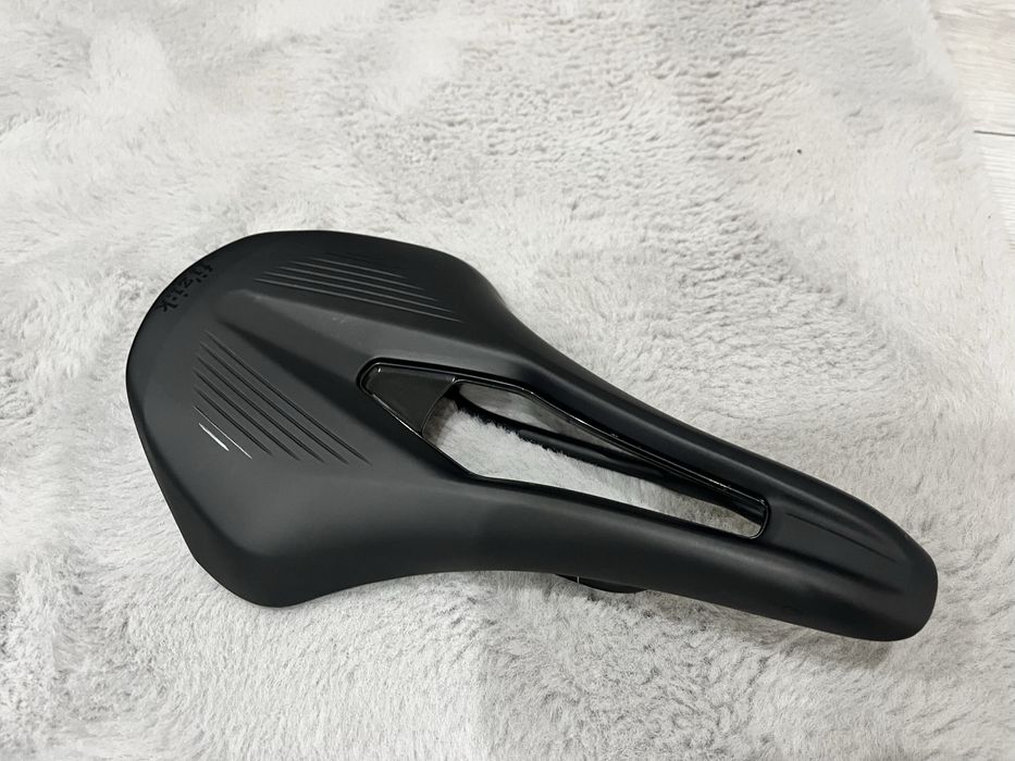 Siodło siodełko rowerowe Fizik Argo Vento 150