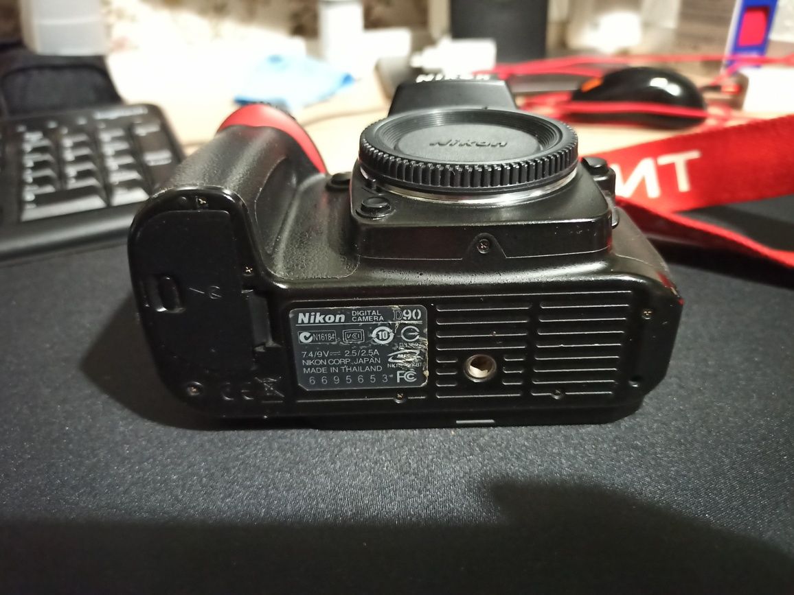 Фотоаппарат Nikon D 90 Nikkor 35 mm