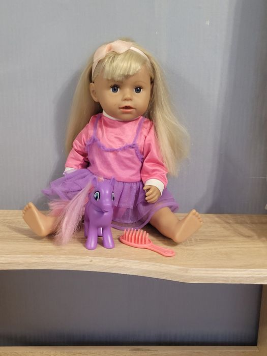 Лялька для дівчинки