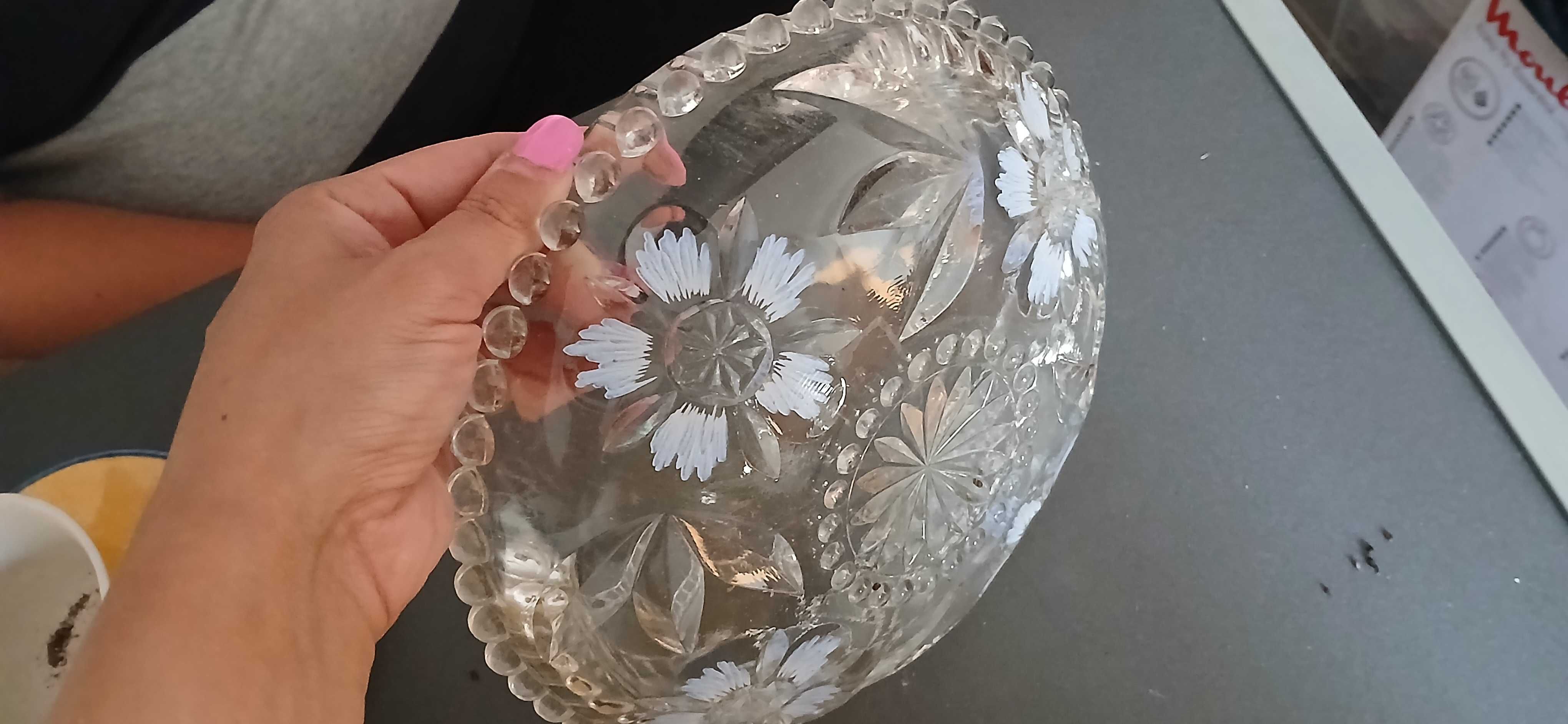 Taça em vidro pintado