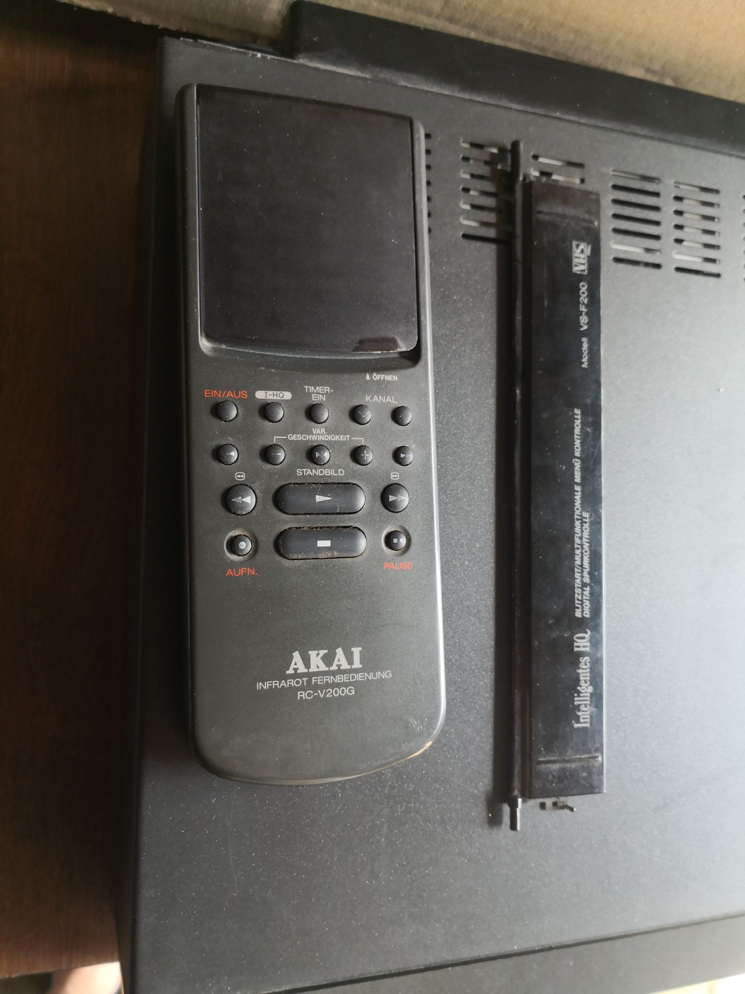 Magnetowid Akai F200EOG +Pilot opis