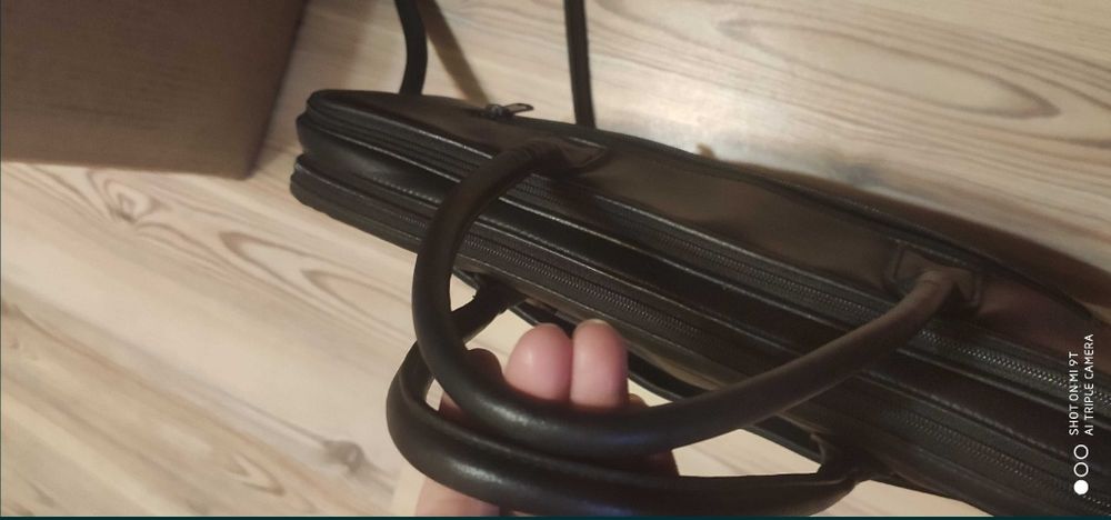 ФІРМОВА шкіряна сумка для документів ноутбука НЕУБІВАЄМА. Шара!_