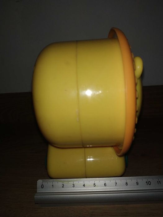 Lew fisher price naciśnij i jedź