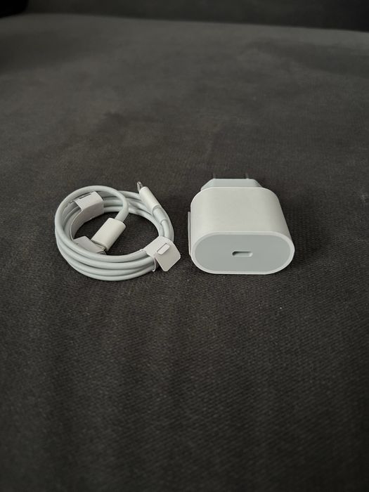 Nowa ładowarka do iPhone 20W – nieużywana – 30zł