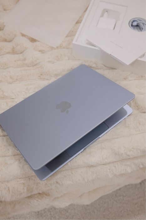 Macbook Air 13, M4 256gb, у новому стані!