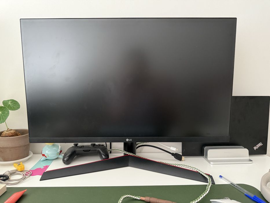 LG UltraGear 27” 144Hz