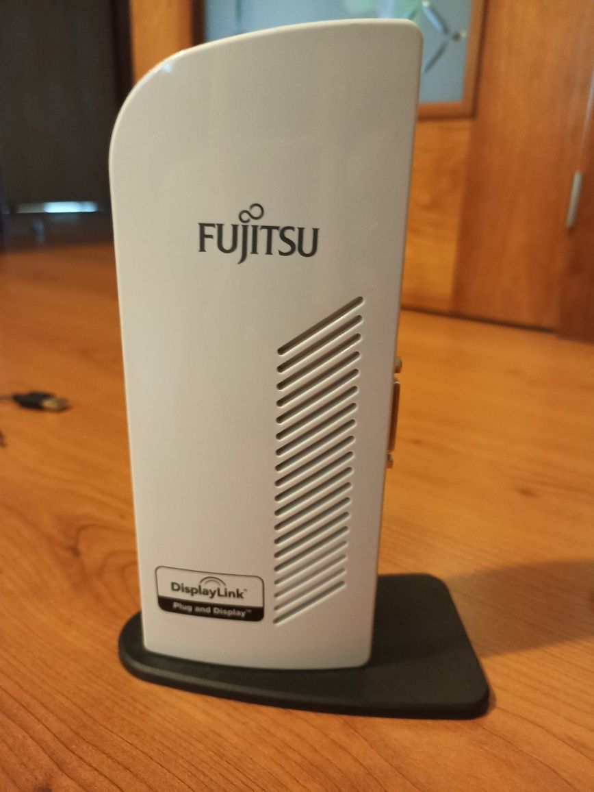 Dock Fujitsu Branca