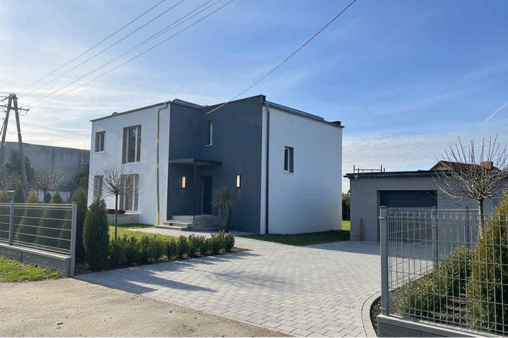 Przestronny dom z garażem w Sicienku