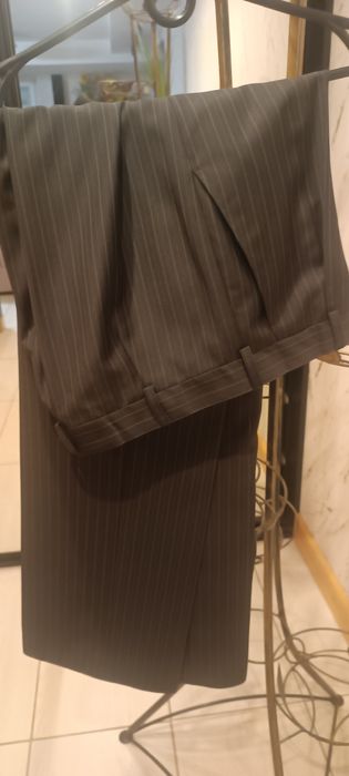 Garnitur męski trzyczęściowy 46/170 czarny w prążki Summer Cha/stan id