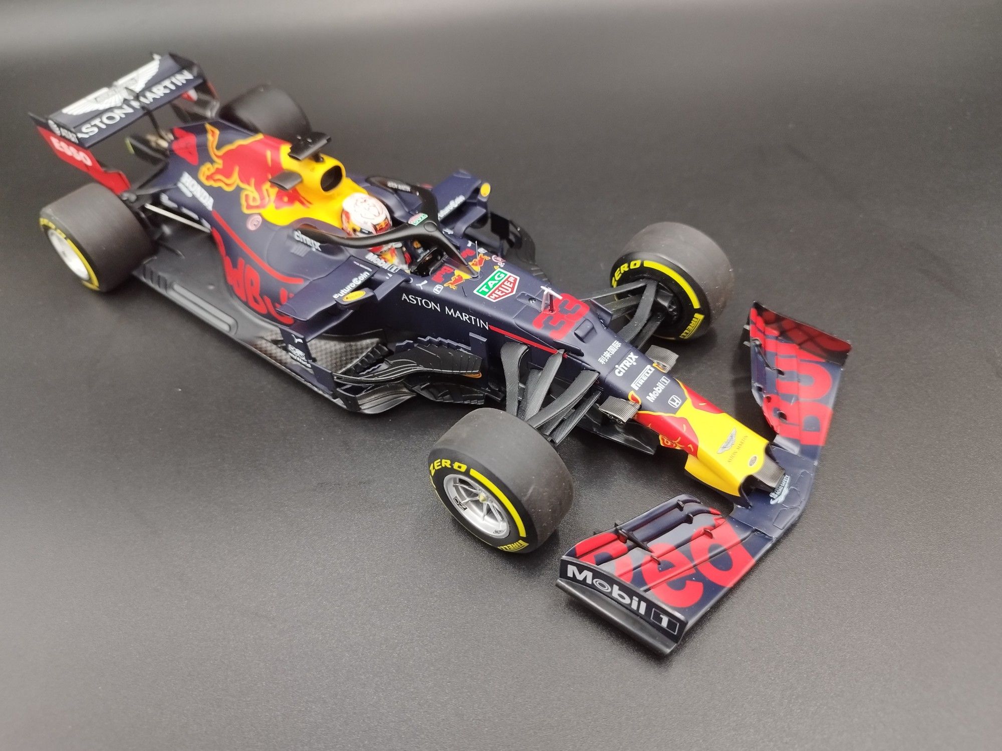 1:18 Minichamps Aston Martin Red Bull RB15 M.Verstappen limit 500