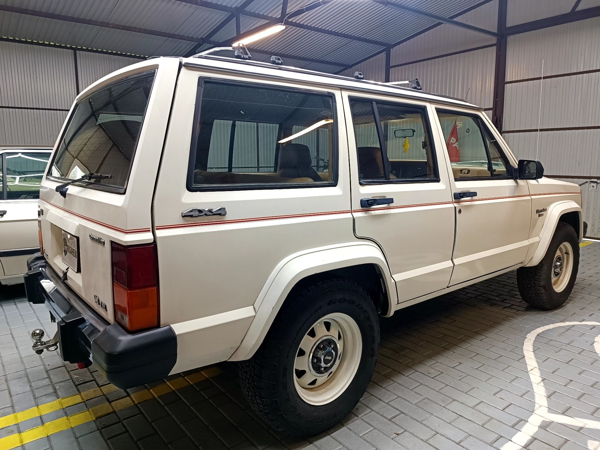 Jeep XJ 4x4 2.8 V6