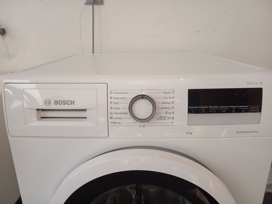Máquina de Lavar Roupa Bosch Serie 4 – 8 kg, 1200 rpm, em bom estado