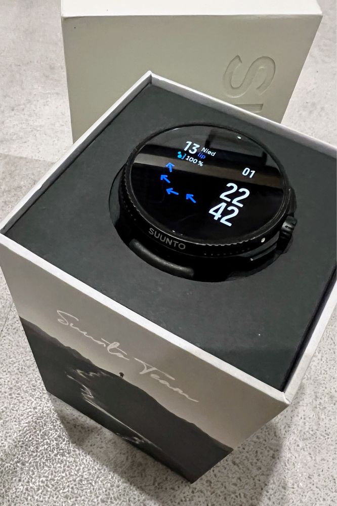 Suunto Race Czarny AMOLED GPS - Na Gwarancji! Kompletny Zestaw BDB!