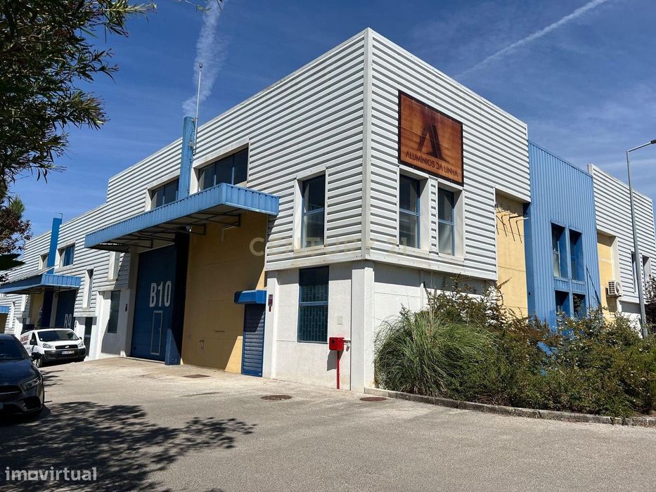 Sintra - Terrugem, armazém para arrendamento com 263m2 de área total