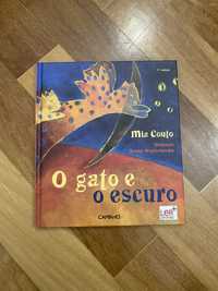 Livro O Gato E O Escuro