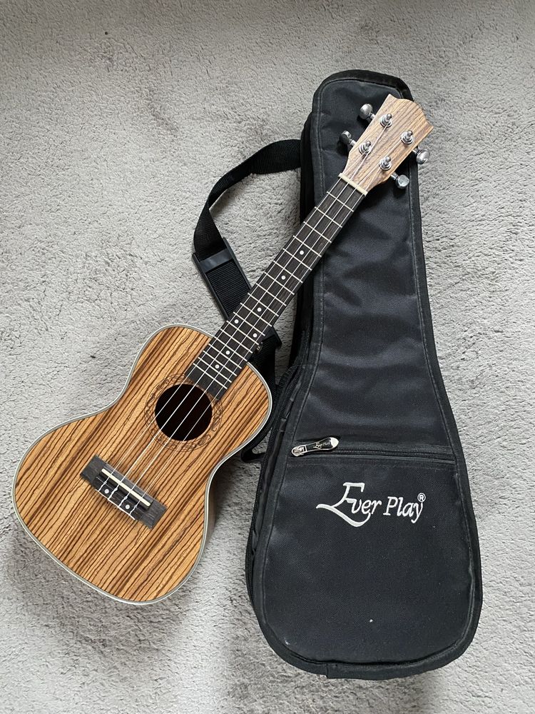 Ukulele+ futerał
