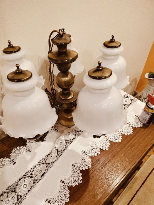 Candeeiro de sala em latão como novo e a trabalhar