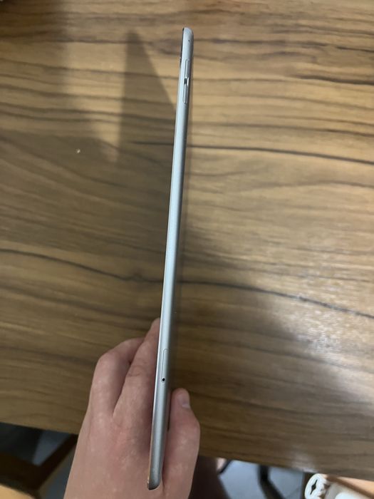 iPad Air 2 128GB 9.7 Wi-Fi+Cellular