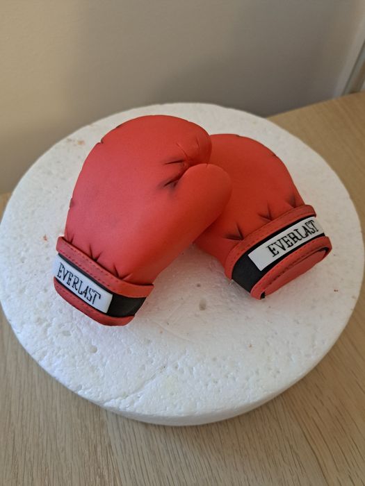 Rękawice bokserskie z masy cukrowej