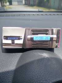 Годинник-термометр для авто