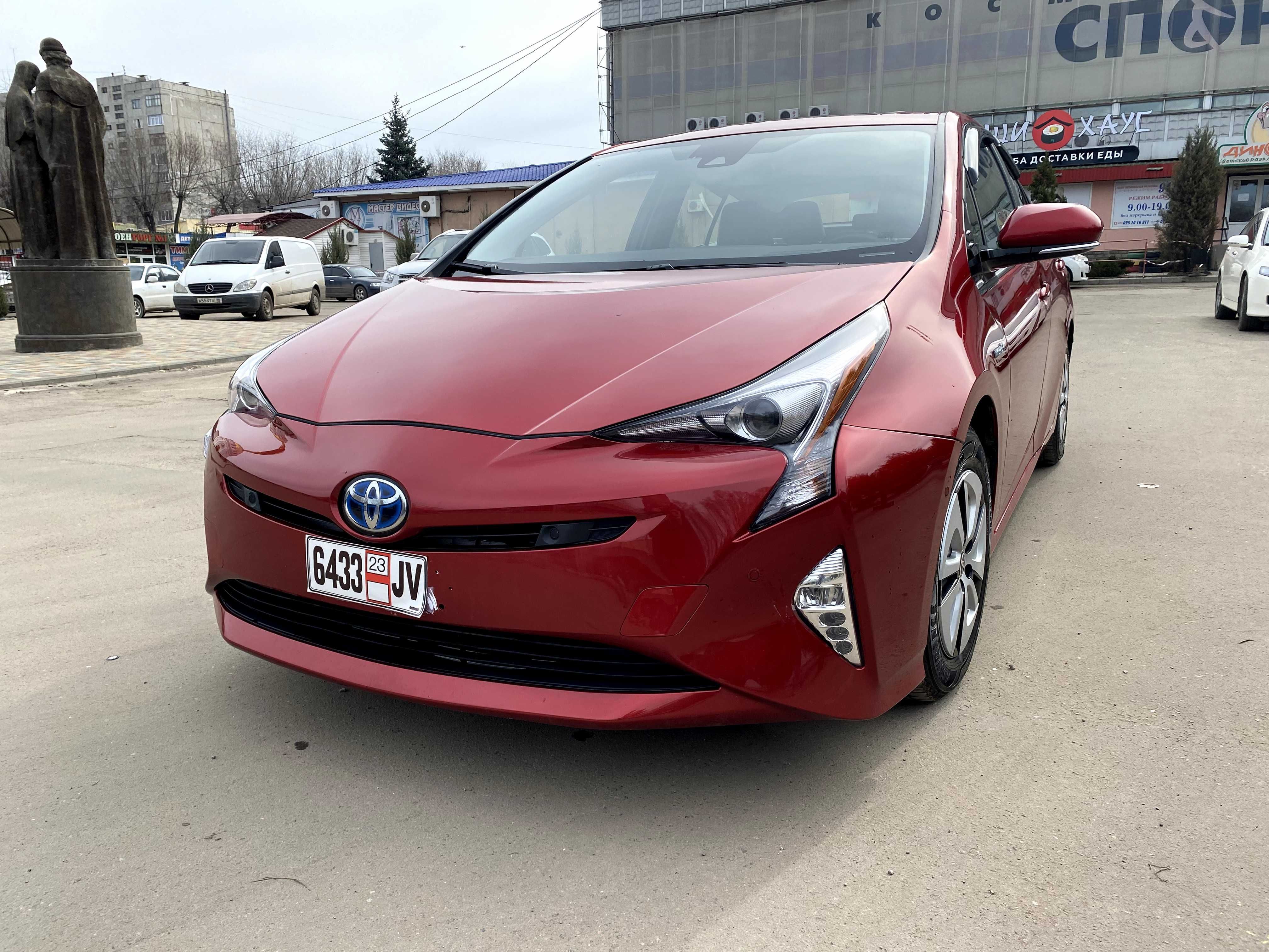 Продам Toyota Prius 2017