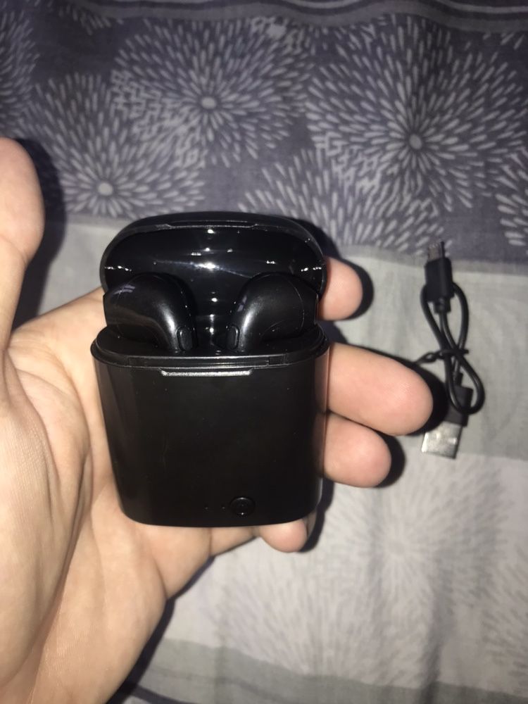 AirPods Apple