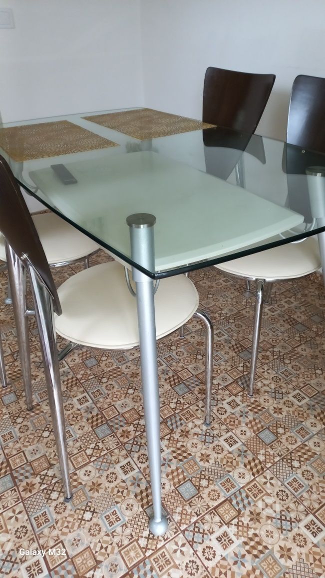 Стіл скляний кухонний обідній стеклянний стол