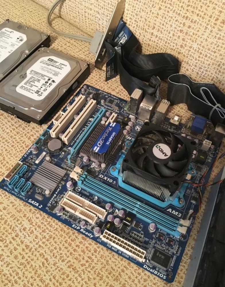 PC Gigabyte GA-880GM-D2H DDR3, AMD Athlon II, 2x250GB, cd-rom, obudowa