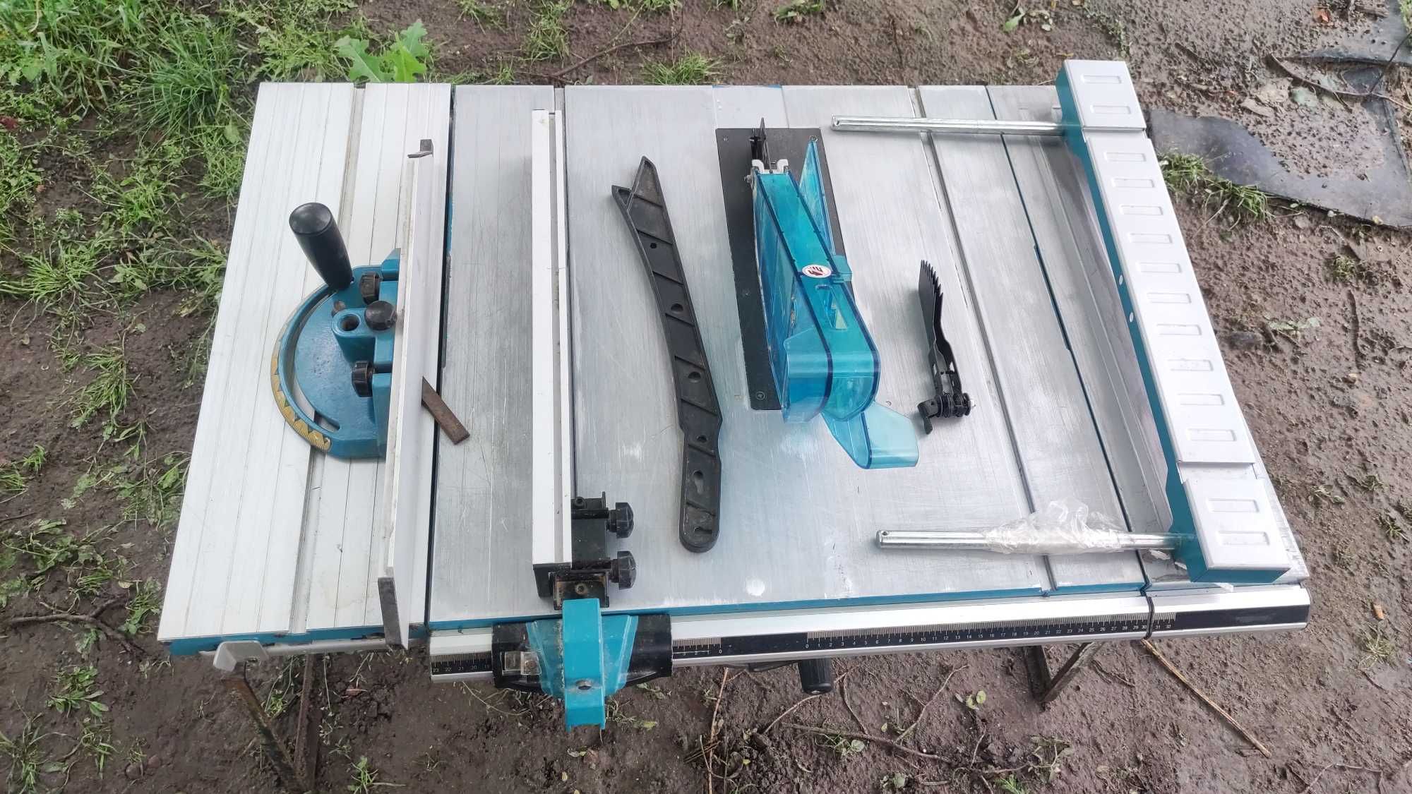Настільна циркулярна пила Makita MLT100N