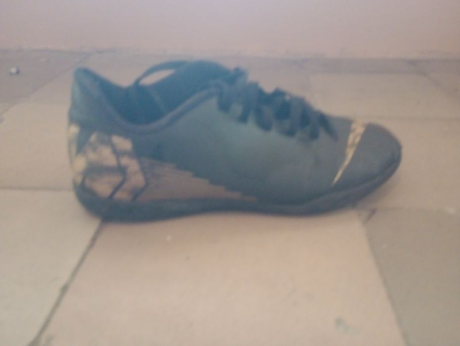 Buty halówki używane Nike r. 32 cena 50zł