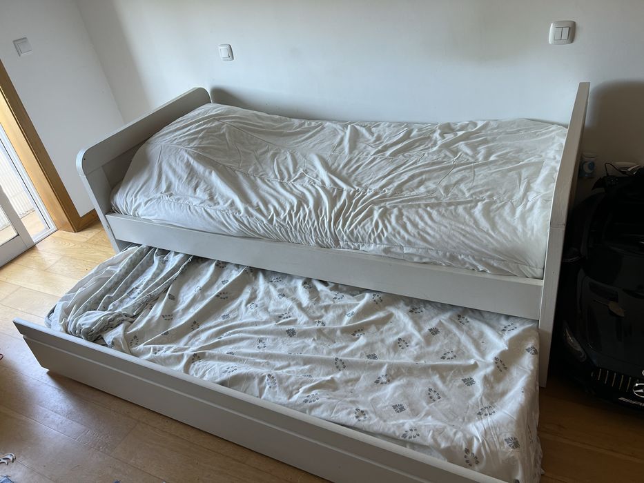 Cama ikea dupla com 1 colchao / bed with 1 mattress