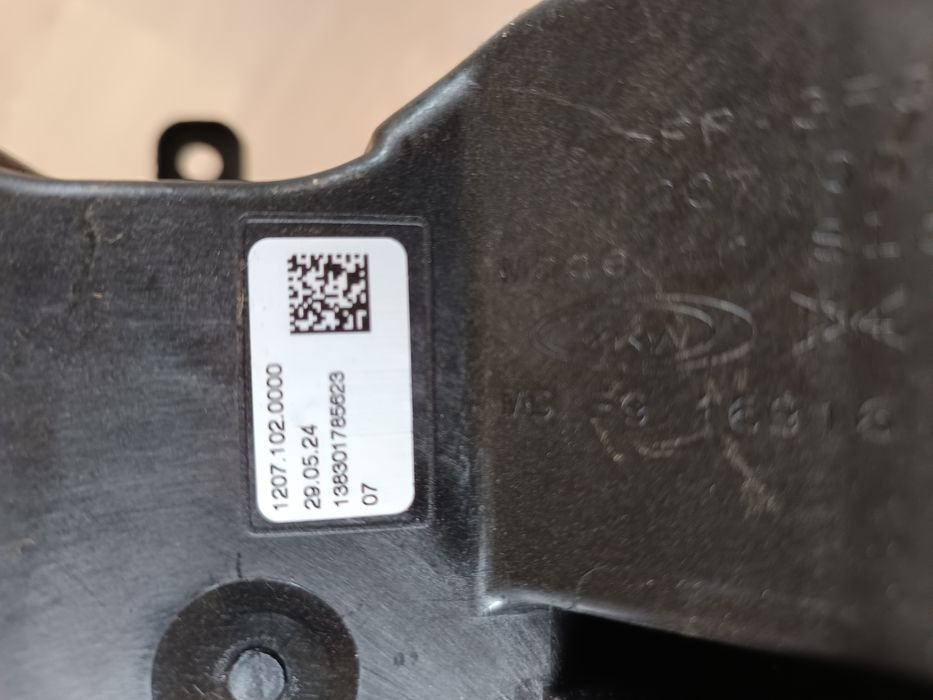 VW Golf VIII GTD 2021-halogen prawy led