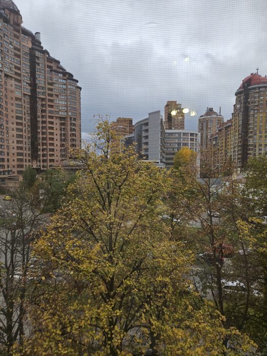 Продаж  2-3 кімнатна квартира вул.Алмазова,14 82м метро Печерська