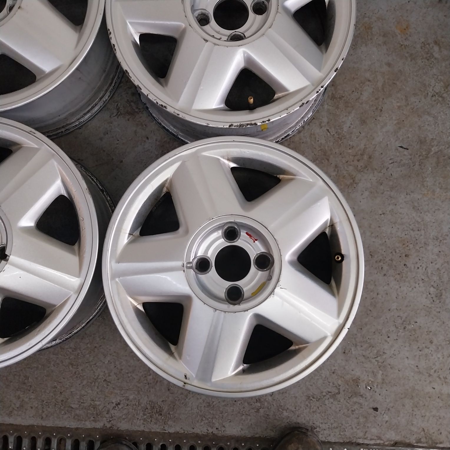 Oryginalne Felgi Aluminiowe RENAULT 15" 4x100 6J Super Stan !