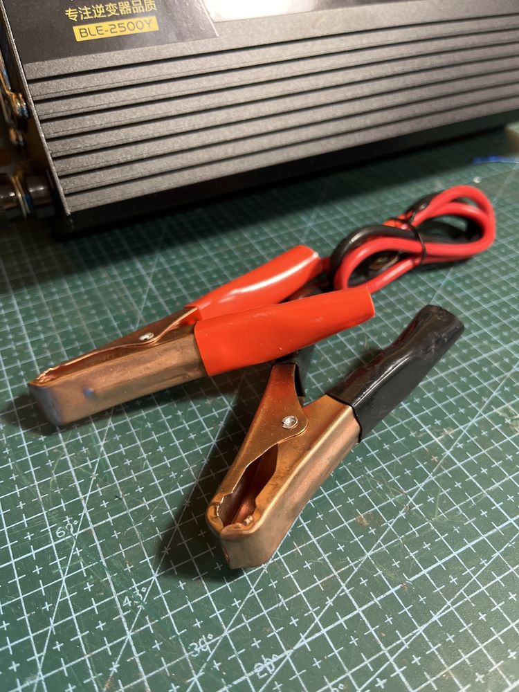 Потужний Інвертор синусний 4000W 12V 220 несправний