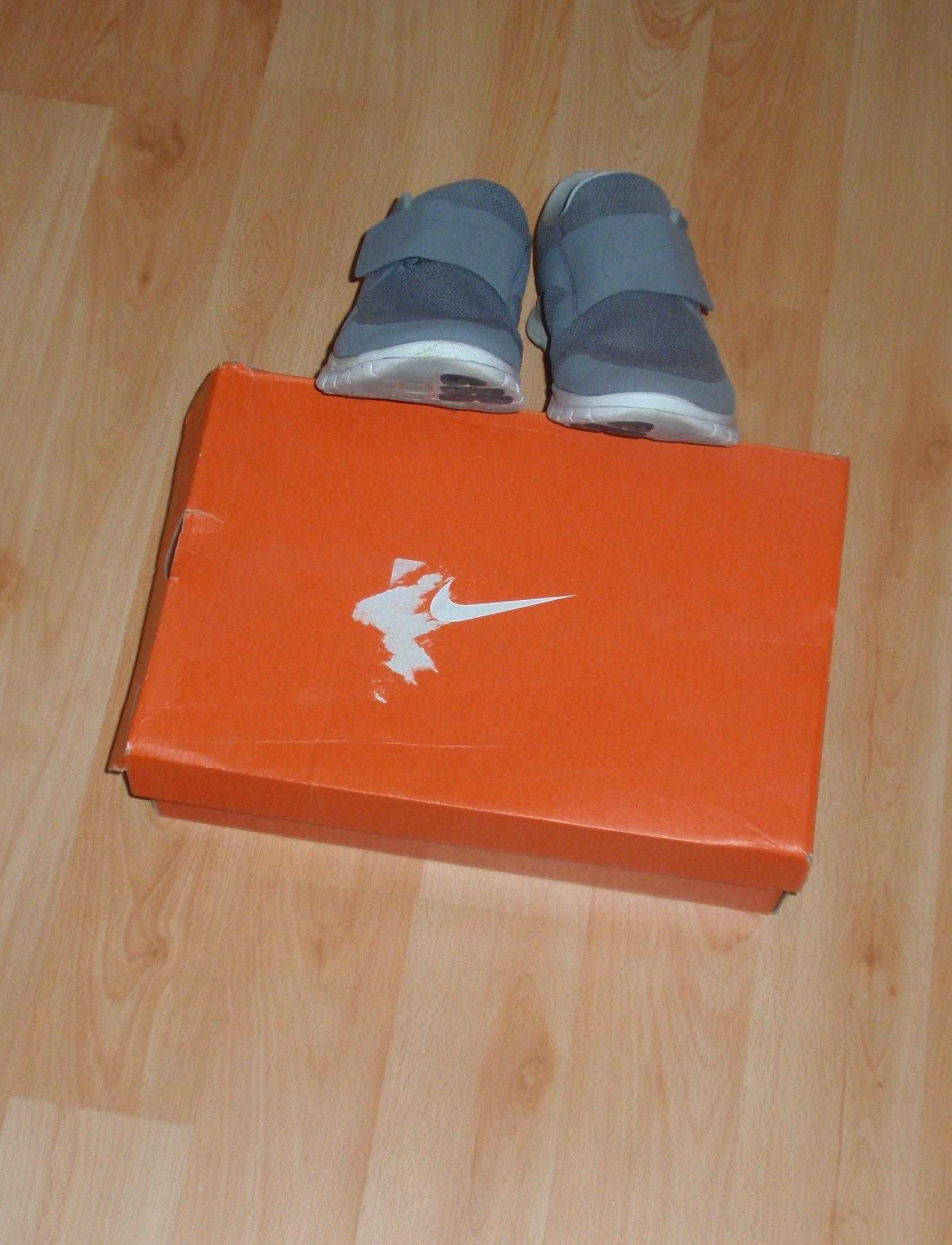 Кроссовки Nike Socfly Free Run 3.0 Grey Under ORIGINAL 27-28 см Jordan