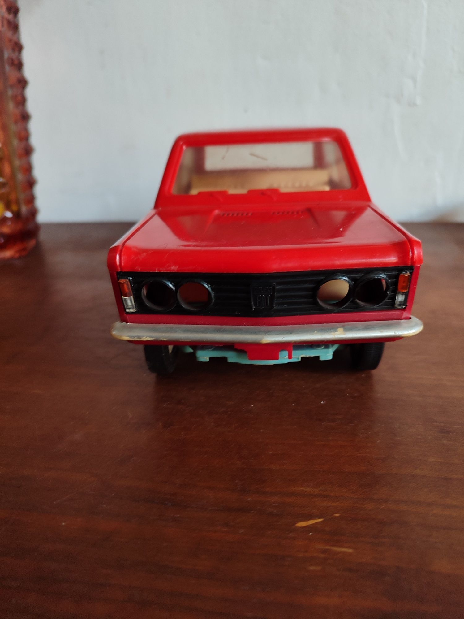 Zabawka duży fiat 125 p Sinol