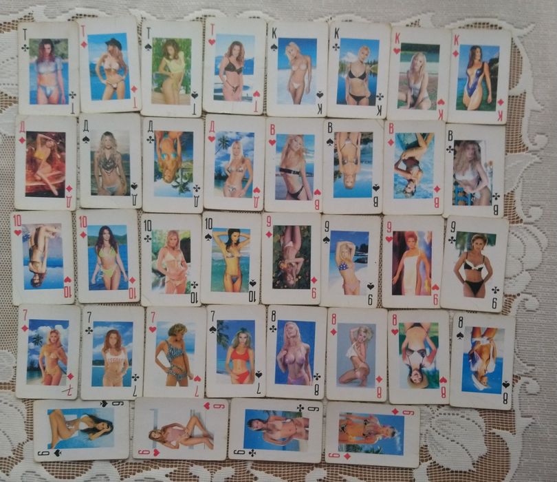 Гральні карти Дівчата