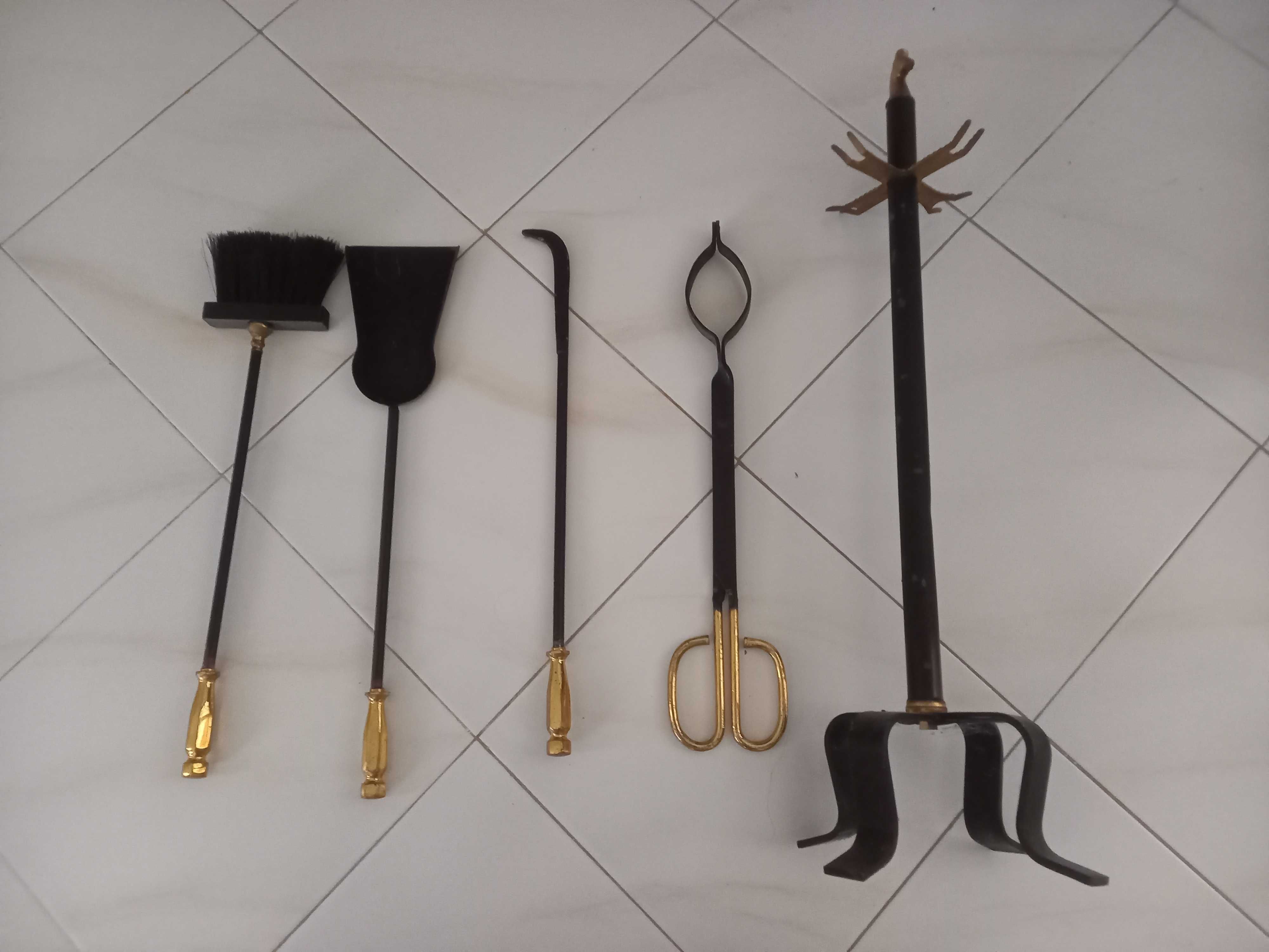 Resguardo lareira + utensílios ferro
