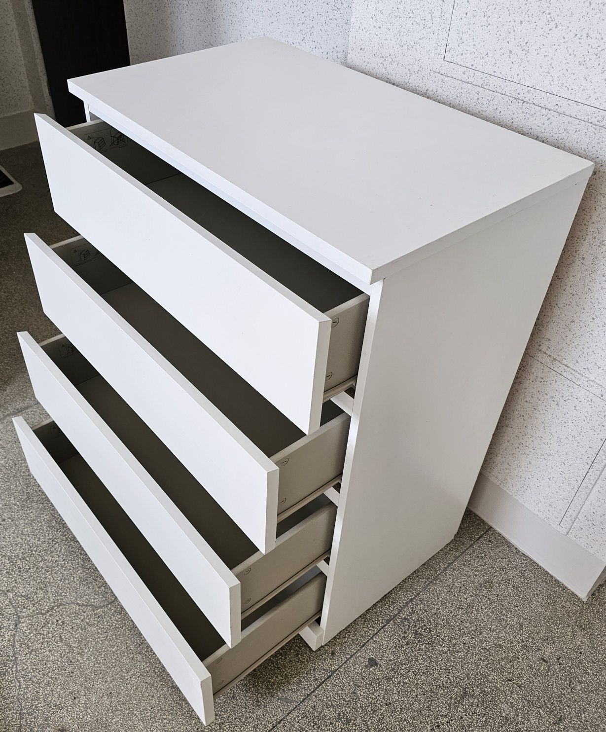 Komoda MALM z IKEA 4 szuflady, matowa