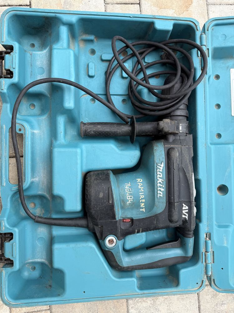 Młot makita HR4011C