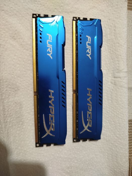 Kingston HyperX KHX1866C10D3/8G

Kingston HyperX DDR3 1866MHz — 2×8GB