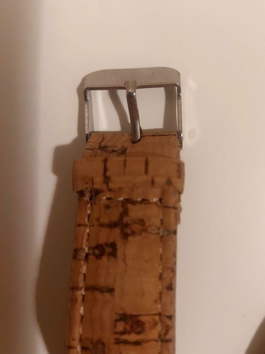 Conjunto relogio, colar e brincos em cortiça feito à mão