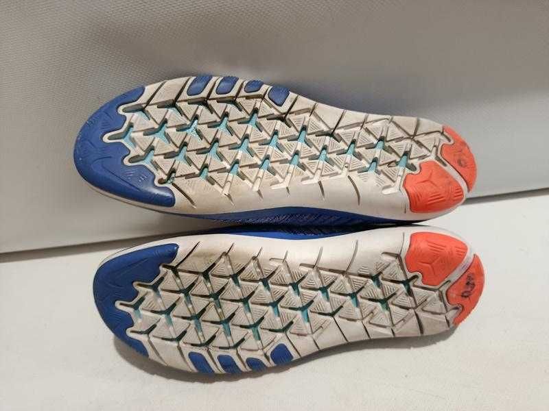 Жіночі кросівки для тренувань Nike wm nike free transform flyknit