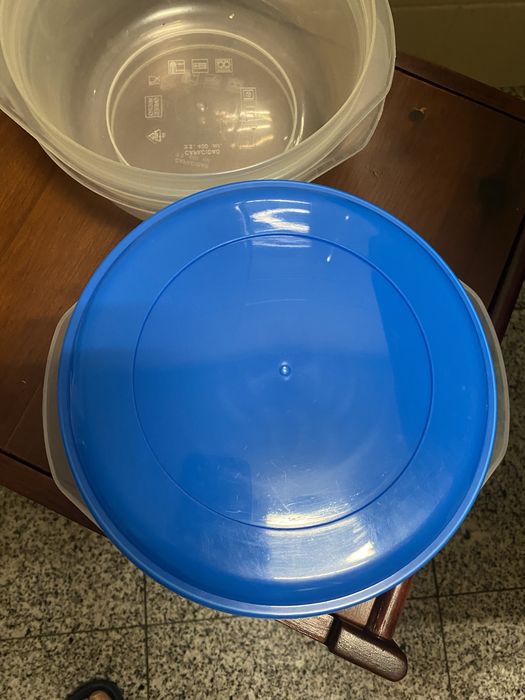 Tupperware redondas