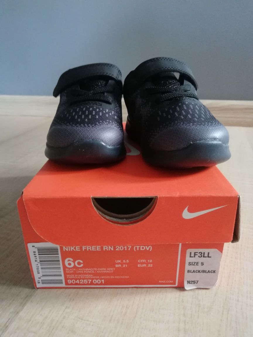 Buty dziecięce Nike Free RN 2017 rozmiar 22, długość wkładki 12cm