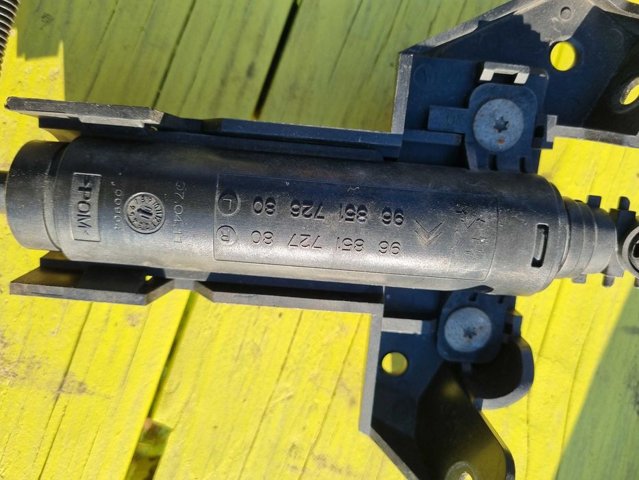 PEUGEOT 5008 I (09-13)- SPRYSKIWACZE, SPRYSKI lamp - prawy lub lewy